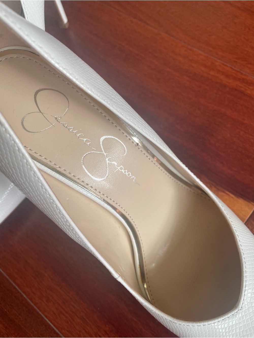 OFFERS OPEN! Size 8 heels white Jessica Simpson White Pointed Toe High Heels - Picture 3 of 11